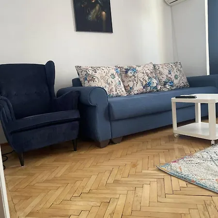Emm - 100m Parc Si Metrou Tinererului